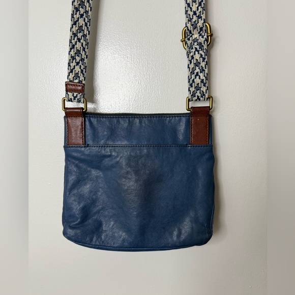 Fossil blue genuine leather crossbody bag with adjustable strap. Multi pocket - Picture 6 of 15